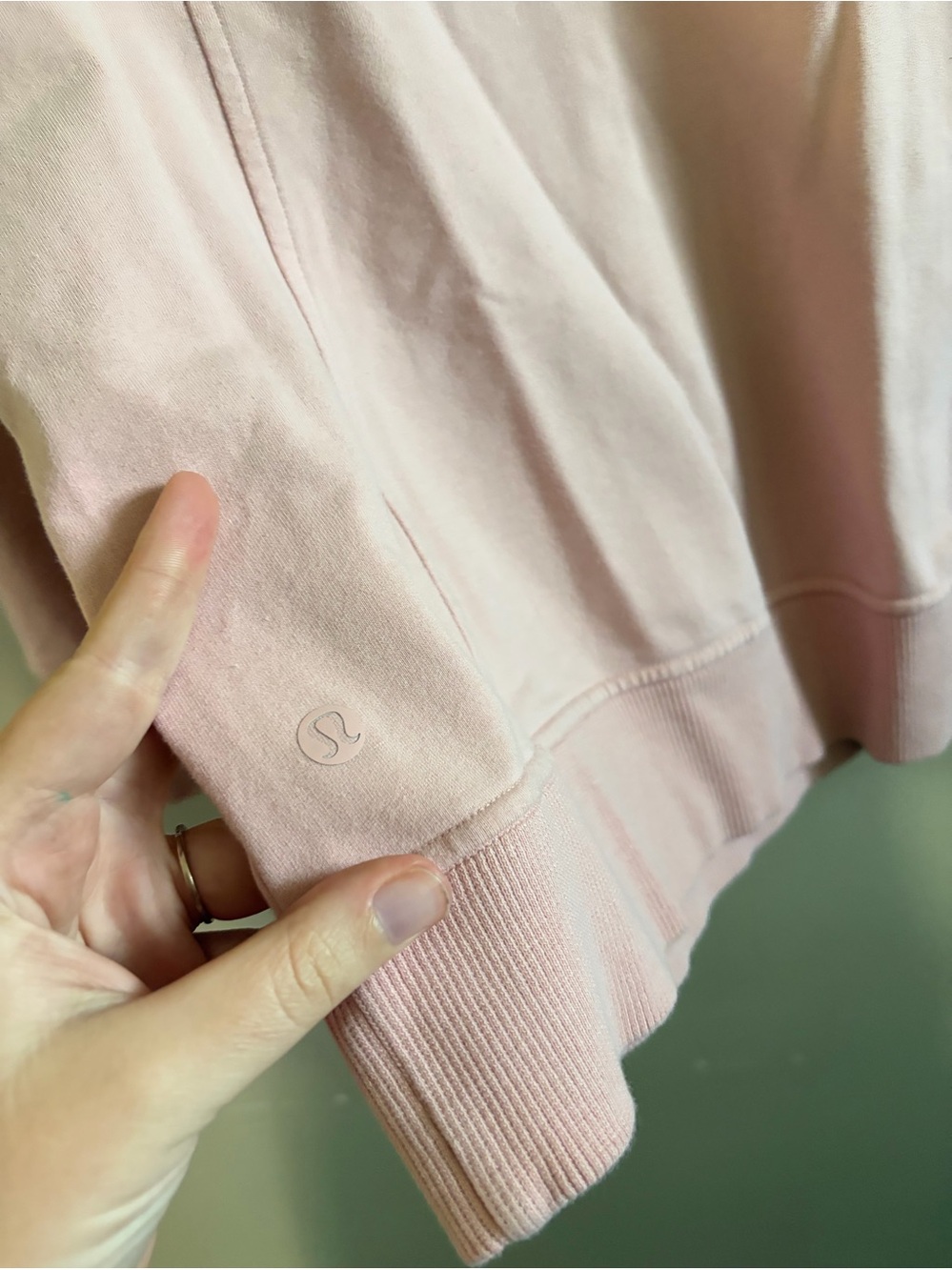 Lululemon Scuba Crew Sweatshirt
Faint Coral Size 10 - Picture 3 of 6